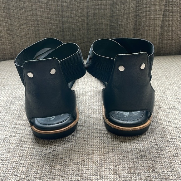 Sorel Sandals - Picture 2 of 3